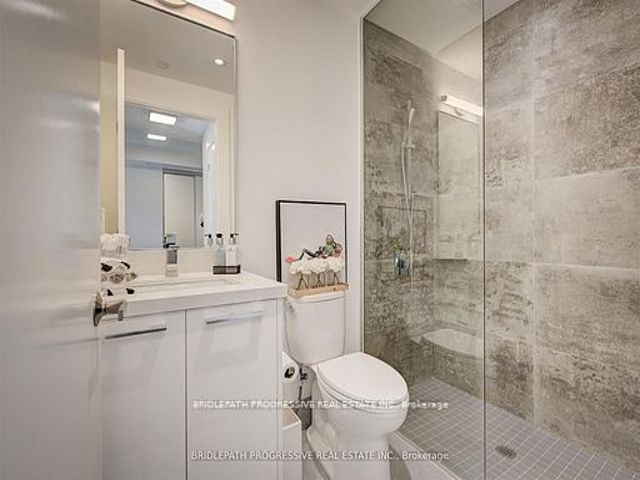 401 - 3 Southvale Dr