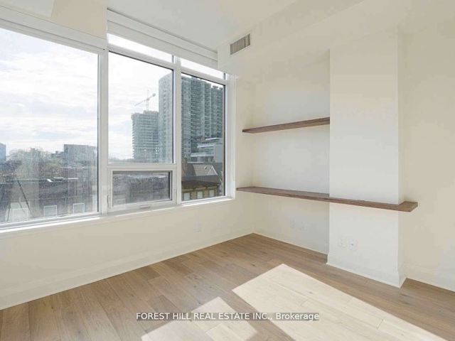 403 - 151 Avenue Rd