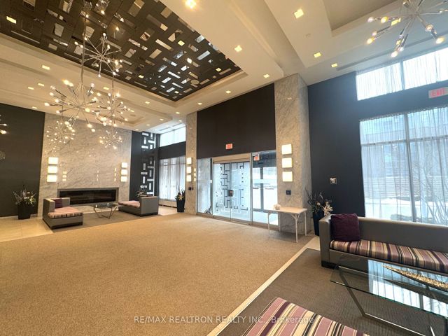 705 - 18 Graydon Hall Dr