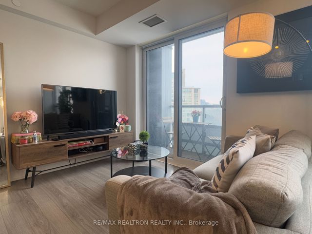 705 - 18 Graydon Hall Dr