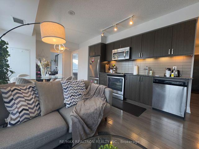 705 - 18 Graydon Hall Dr