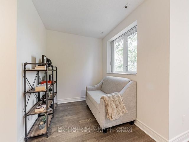 TH122 - 5418 Yonge St