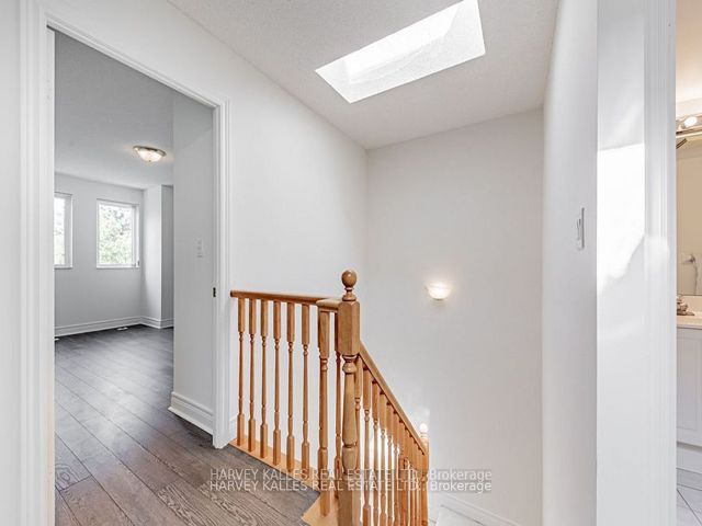TH122 - 5418 Yonge St