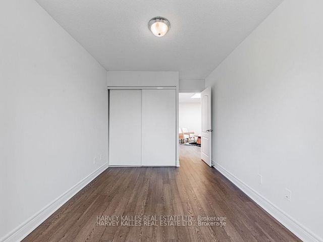 TH122 - 5418 Yonge St