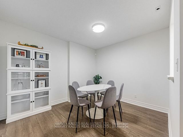 TH122 - 5418 Yonge St