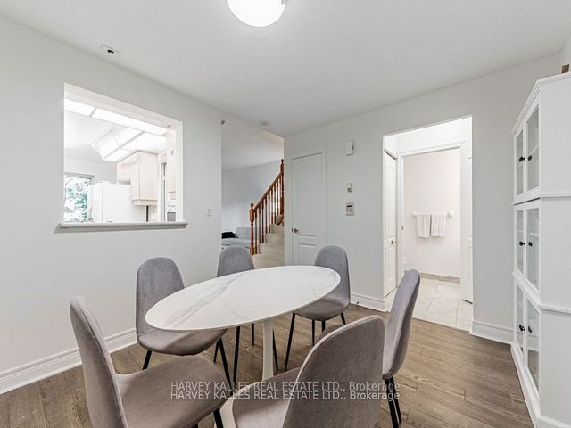 TH122 - 5418 Yonge St