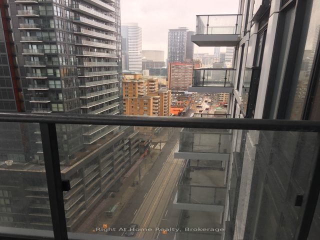 1818 - 251 Jarvis St