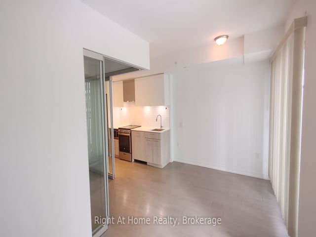 1818 - 251 Jarvis St