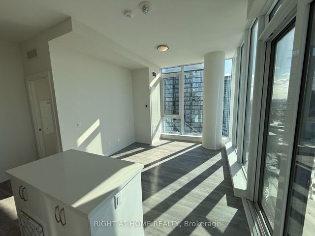 PH03 - 15 Ellerslie Ave
