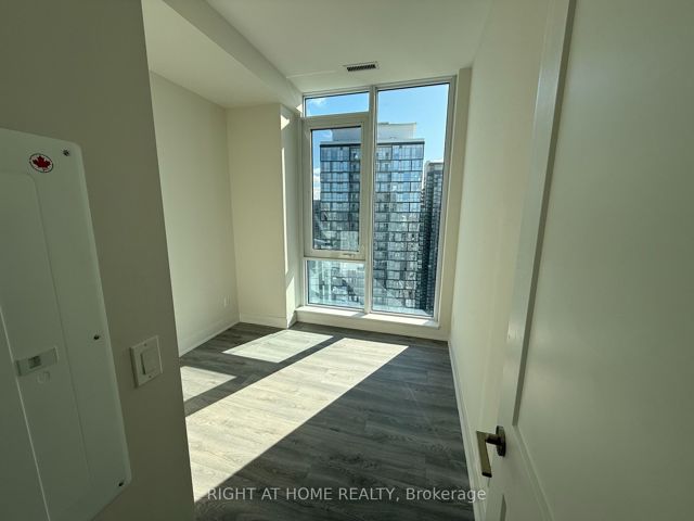 PH03 - 15 Ellerslie Ave