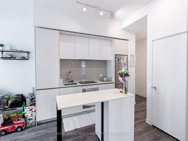 201 - 34 Tubman Ave