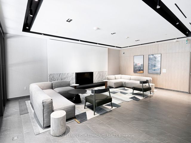 201 - 34 Tubman Ave