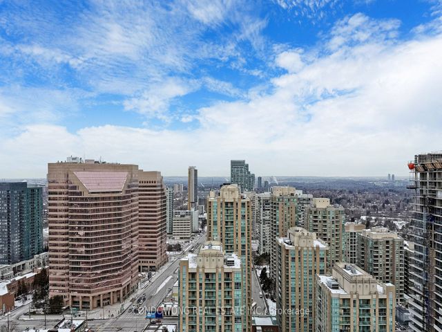 2807 - 15 Holmes Ave
