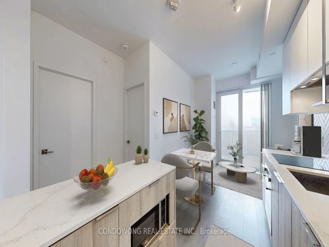 2807 - 15 Holmes Ave