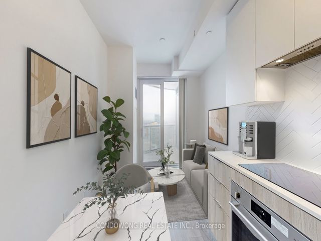 2807 - 15 Holmes Ave