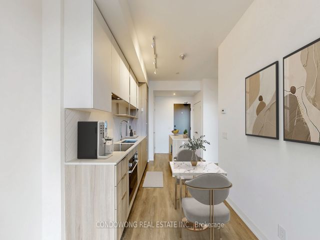 2807 - 15 Holmes Ave