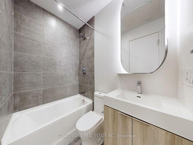 2807 - 15 Holmes Ave