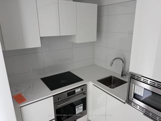 708 - 238 Simcoe St St