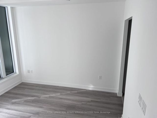708 - 238 Simcoe St St
