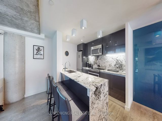 1410 - 111 Bathurst St