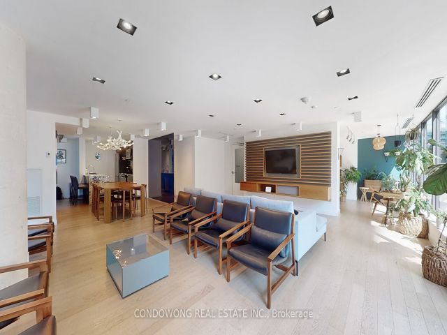 1410 - 111 Bathurst St