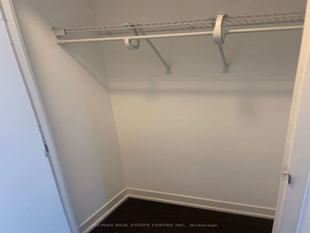S207 - 120 Bayview Ave