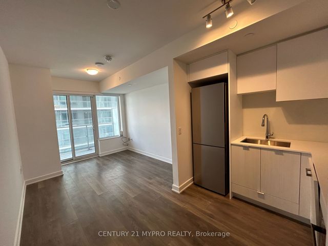 2714 - 195 Redpath Ave