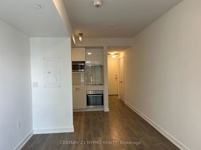 2714 - 195 Redpath Ave