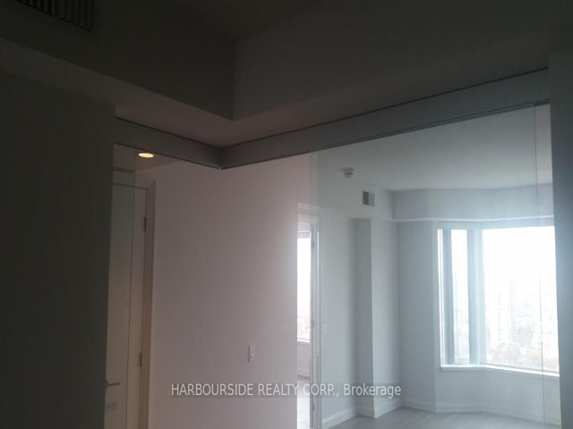2418 - 155 Yorkville Ave
