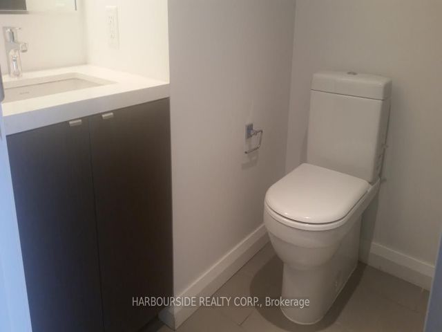 2418 - 155 Yorkville Ave