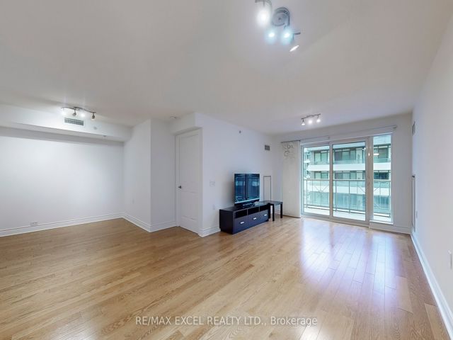 506 - 12 Rean Dr