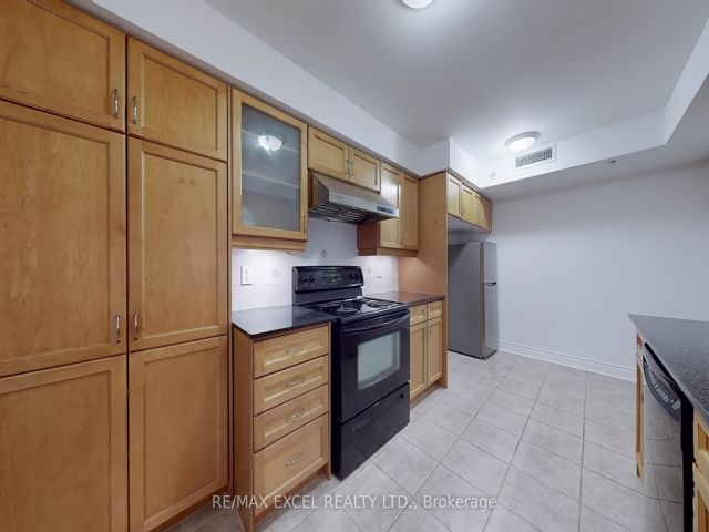 506 - 12 Rean Dr