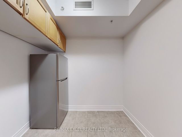 506 - 12 Rean Dr