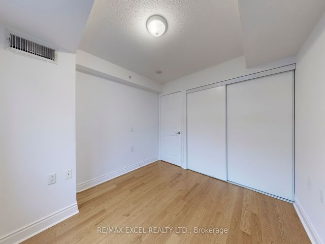 506 - 12 Rean Dr
