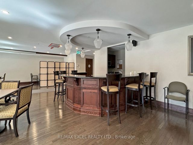 506 - 12 Rean Dr