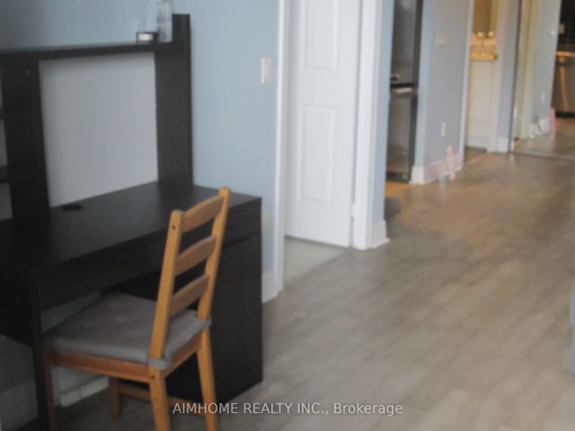 2407 - 35 Balmuto St