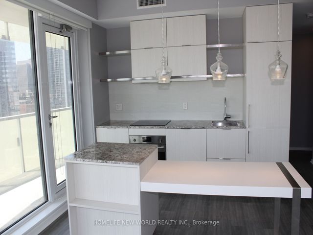 2605 - 197 Yonge St
