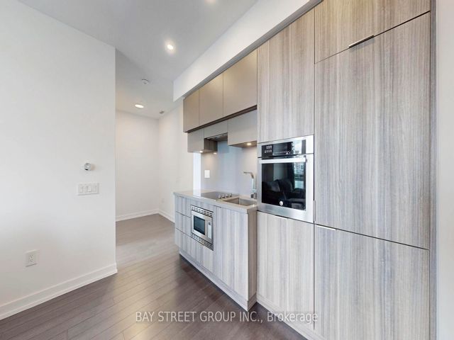 2304 - 39 Roehampton Ave