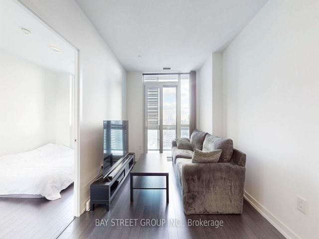 2304 - 39 Roehampton Ave