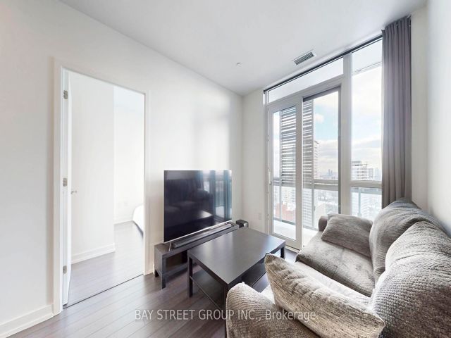 2304 - 39 Roehampton Ave