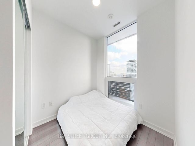 2304 - 39 Roehampton Ave