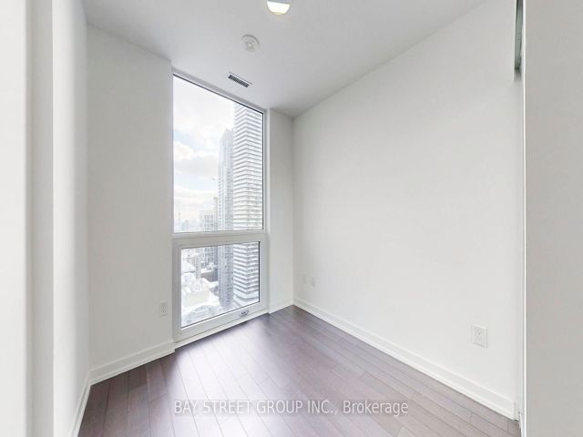 2304 - 39 Roehampton Ave