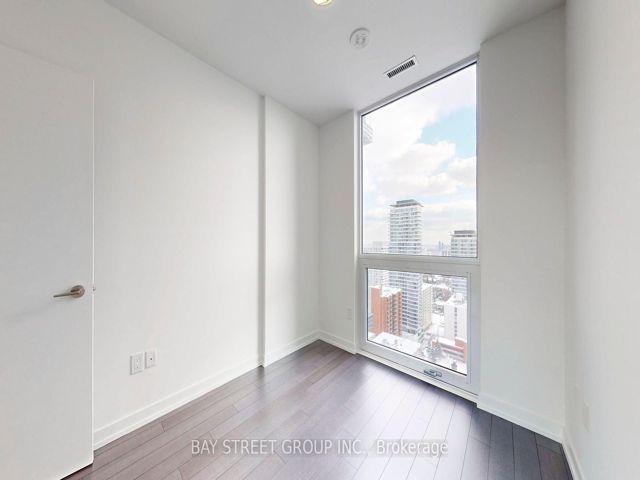 2304 - 39 Roehampton Ave