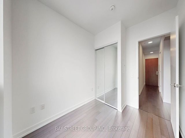 2304 - 39 Roehampton Ave