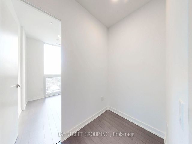 2304 - 39 Roehampton Ave
