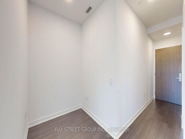 2304 - 39 Roehampton Ave