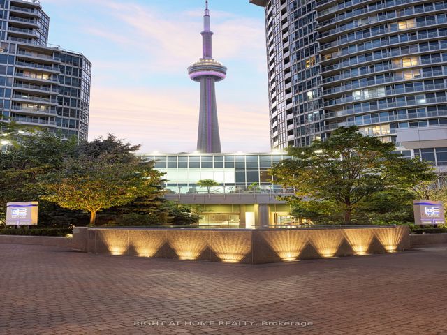 2113 - 208 Queens Quay  W