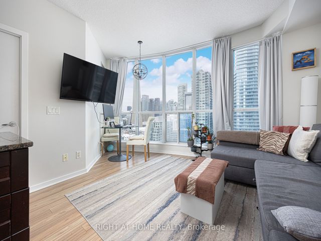 2113 - 208 Queens Quay  W