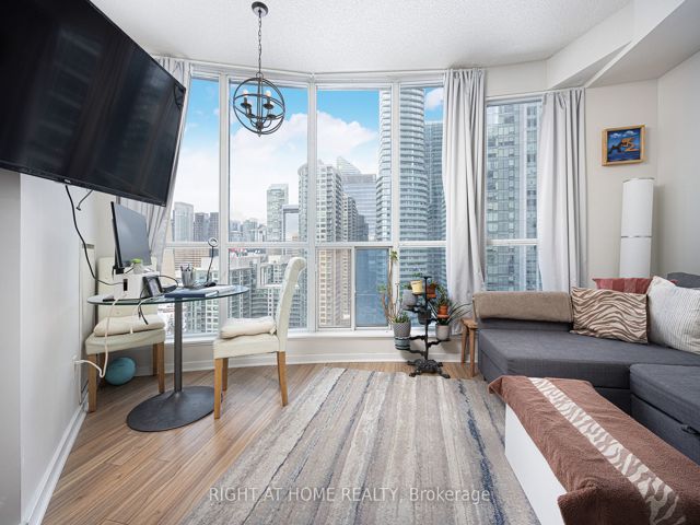 2113 - 208 Queens Quay  W