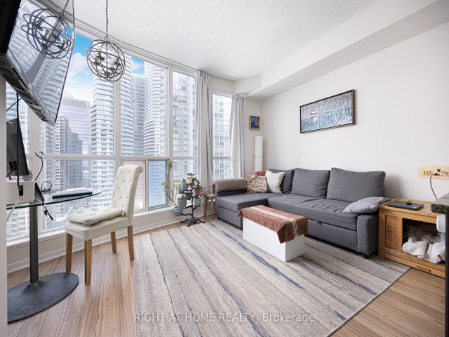 2113 - 208 Queens Quay  W
